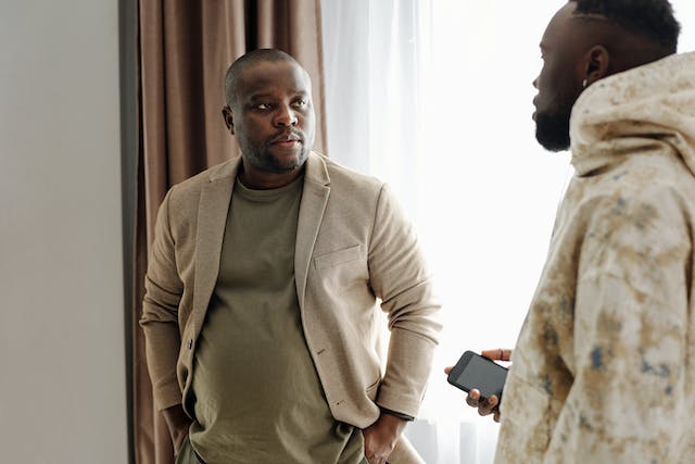 landlord-holding-a-move-in-inspection