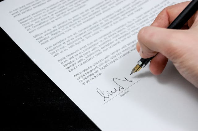 tenant-signing-a-lease-agreement
